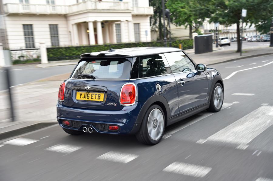  Mini Cooper S Seven 2016 года  (UK) (фото 21 из 30)